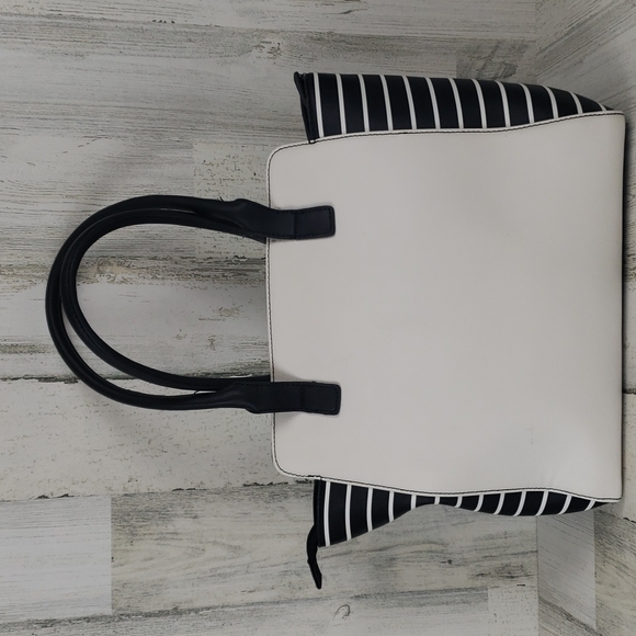 Kenneth Cole Reaction black white striped zipper large handbag goldtone accents - Picture 7 of 12